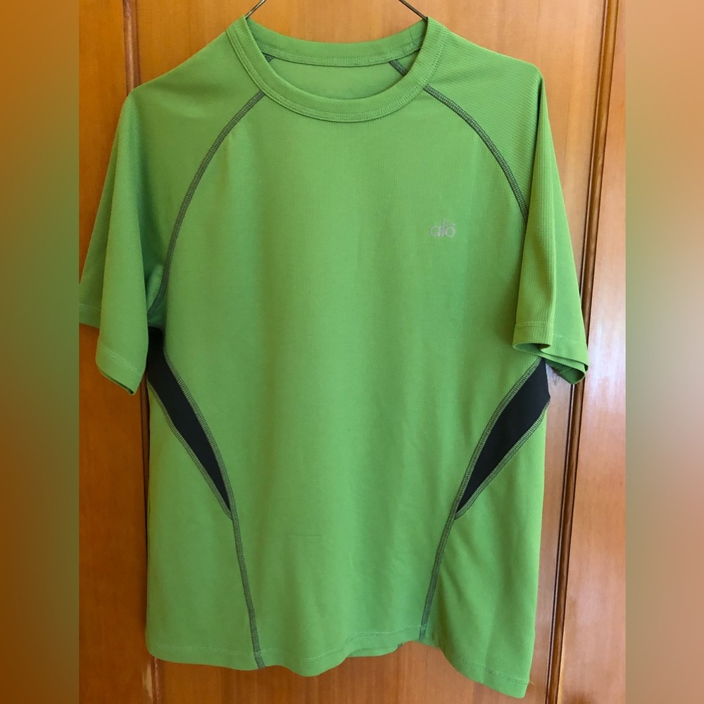 ALO Yoga Men’s T-shirt